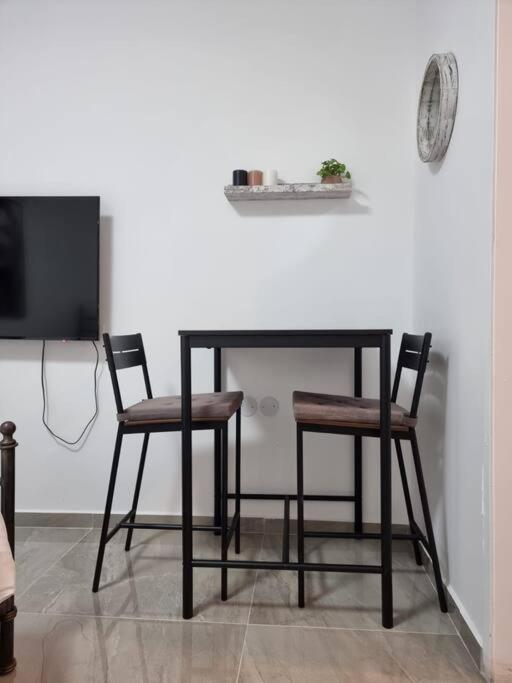 דירת זוּגַג מפנקת עם מרפסת משגעת ונוף למפרץ. Apartment Eilat Ngoại thất bức ảnh