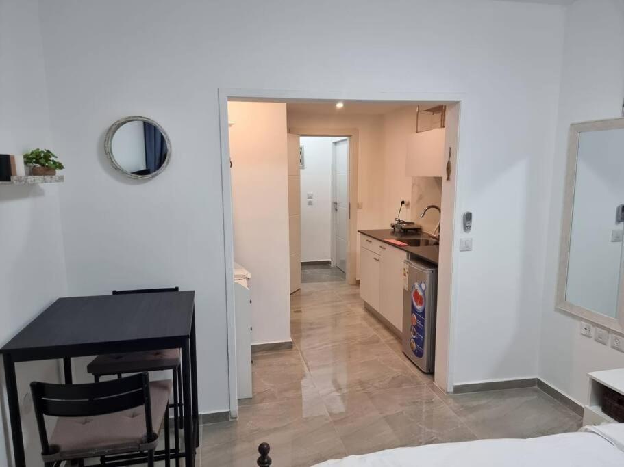 דירת זוּגַג מפנקת עם מרפסת משגעת ונוף למפרץ. Apartment Eilat Ngoại thất bức ảnh