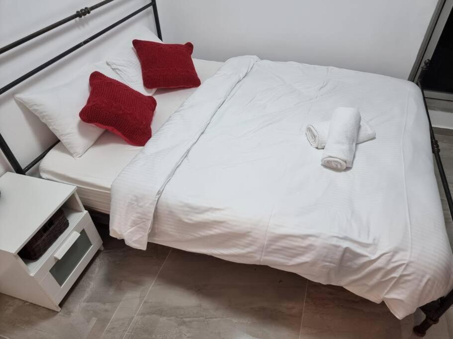 דירת זוּגַג מפנקת עם מרפסת משגעת ונוף למפרץ. Apartment Eilat Ngoại thất bức ảnh
